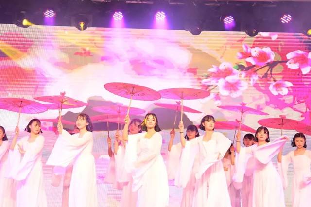 青春正當時，騰飛吧五中——記瀏陽五中2019年新年文藝匯演